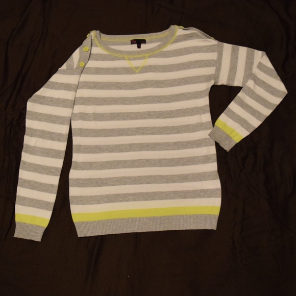 t/o sweaters grey and yellow sweater - Picture 3 of 5